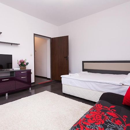 Central Beach Guest Rooms Burgas Exteriör bild
