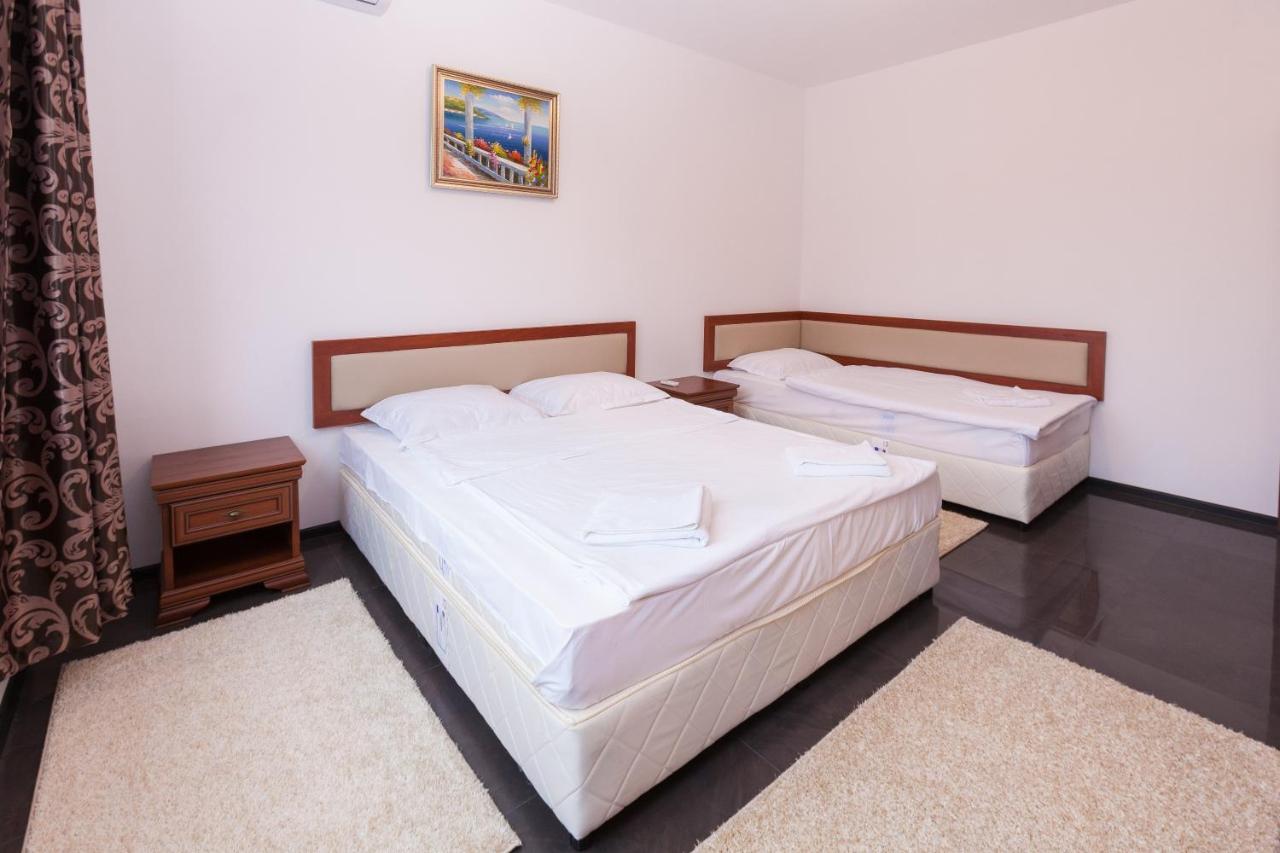 Central Beach Guest Rooms Burgas Exteriör bild