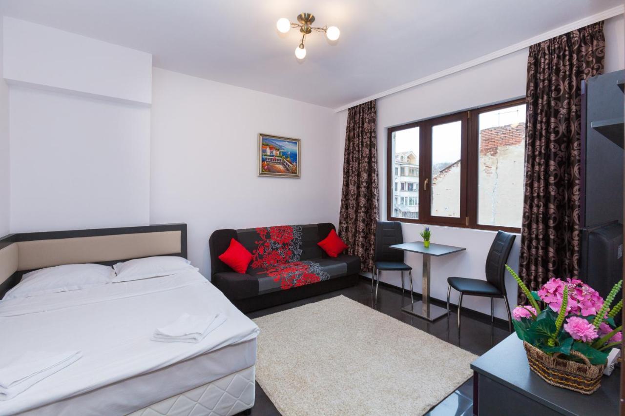 Central Beach Guest Rooms Burgas Exteriör bild