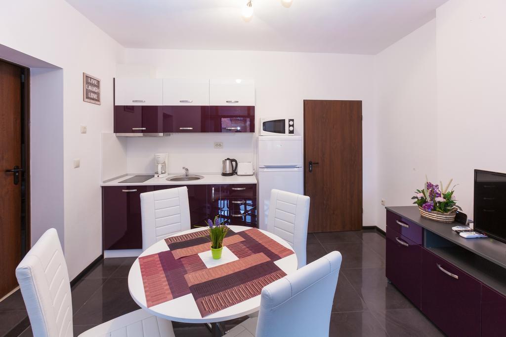 Central Beach Guest Rooms Burgas Exteriör bild